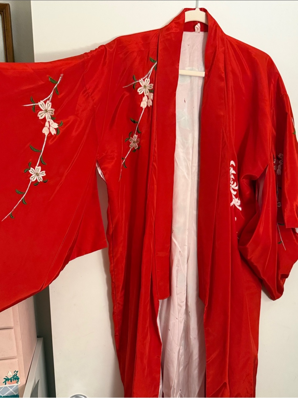 Made in Japan Vintage Red Embroidered Kimono Robe